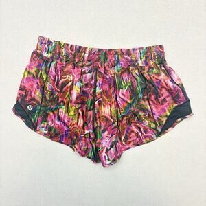 Lululemon Hotty Hot Shorts Low Rise 2.5” Lined Hyperflow Pink Multi/Black 8
